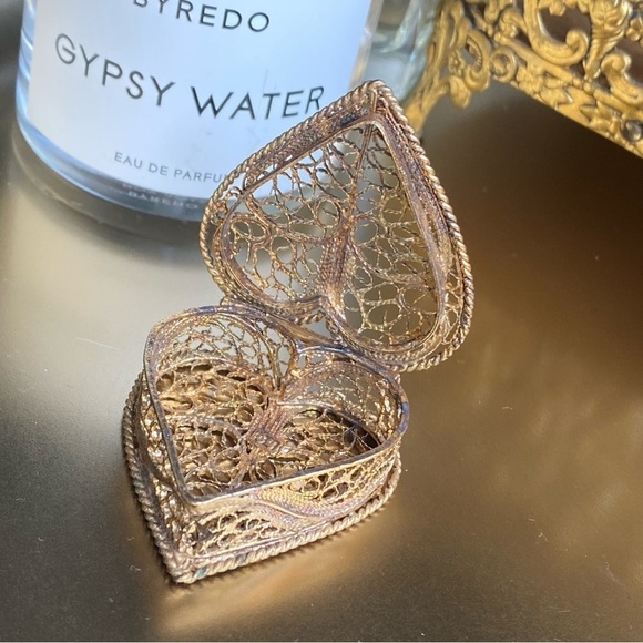 antique Signed CU Gold Gilt Filigree 1.5” mini heart proposal box - Picture 11 of 16